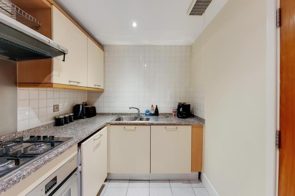 Apartment In The Heart Of Londra Esterno foto